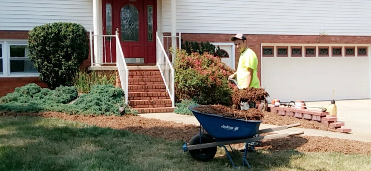 Picture mulch delivery installation service hickory nc